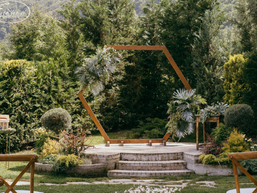 сватба на открито